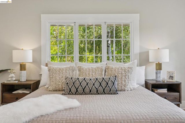 25 Manor Dr, Piedmont, CA 94611