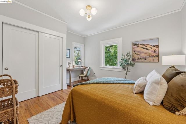 25 Manor Dr, Piedmont, CA 94611