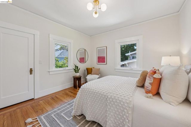 25 Manor Dr, Piedmont, CA 94611