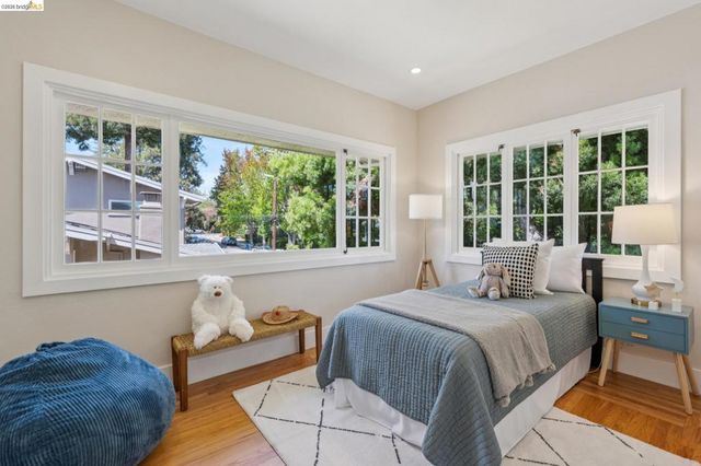 25 Manor Dr, Piedmont, CA 94611