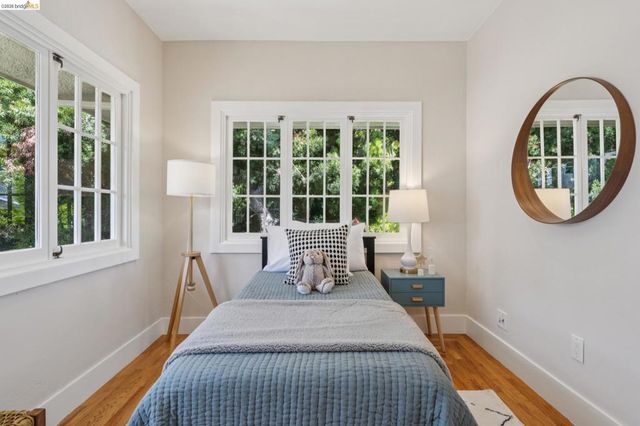25 Manor Dr, Piedmont, CA 94611