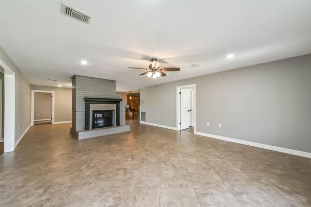2015 Running Bear Trail, Crosby, TX 77532