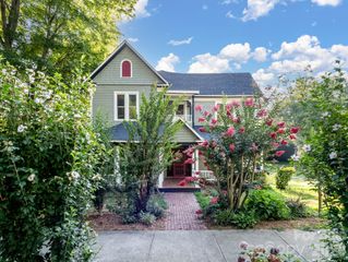 613 S Mulberry Street, Statesville, NC 28677