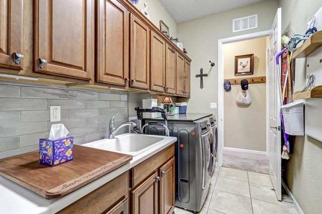 25 Los Balcones Place NE, Rio Rancho, NM 87124