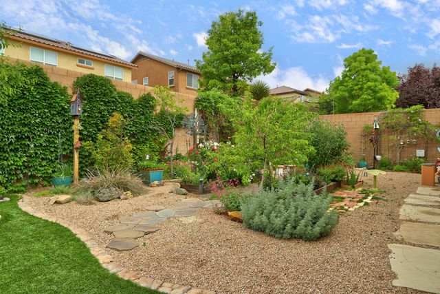 25 Los Balcones Place NE, Rio Rancho, NM 87124