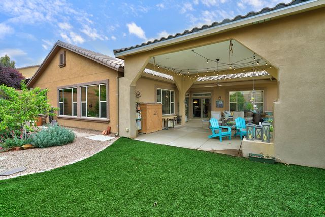 25 Los Balcones Place NE, Rio Rancho, NM 87124