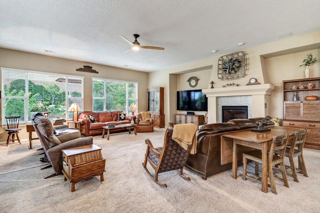 25 Los Balcones Place NE, Rio Rancho, NM 87124