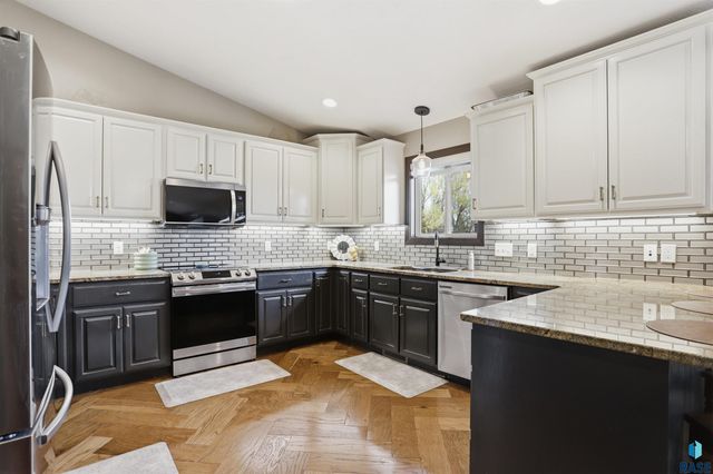 46784 Valerie Pl Place, Tea, SD 57064