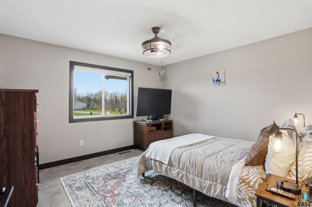 46784 Valerie Pl Place, Tea, SD 57064