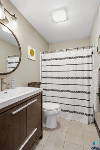 46784 Valerie Pl Place, Tea, SD 57064