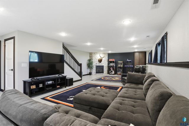 46784 Valerie Pl Place, Tea, SD 57064