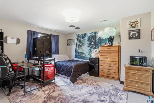46784 Valerie Pl Place, Tea, SD 57064