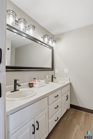 46784 Valerie Pl Place, Tea, SD 57064