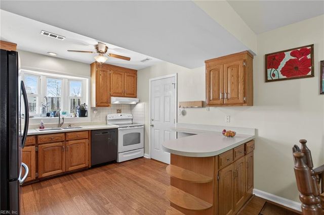 136 Harrington RD, Newport News, VA 23602