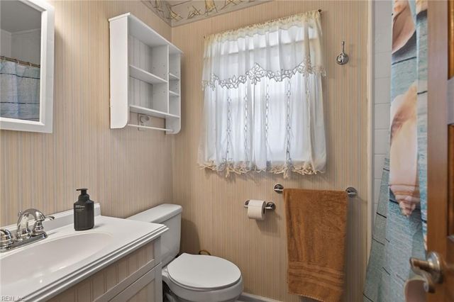 136 Harrington RD, Newport News, VA 23602