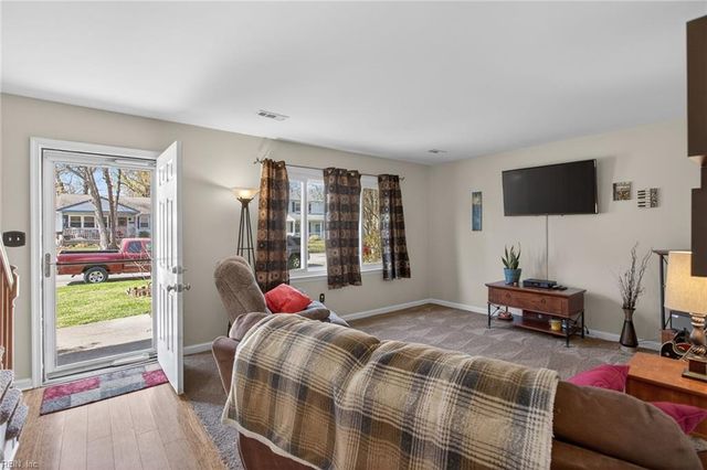 136 Harrington RD, Newport News, VA 23602