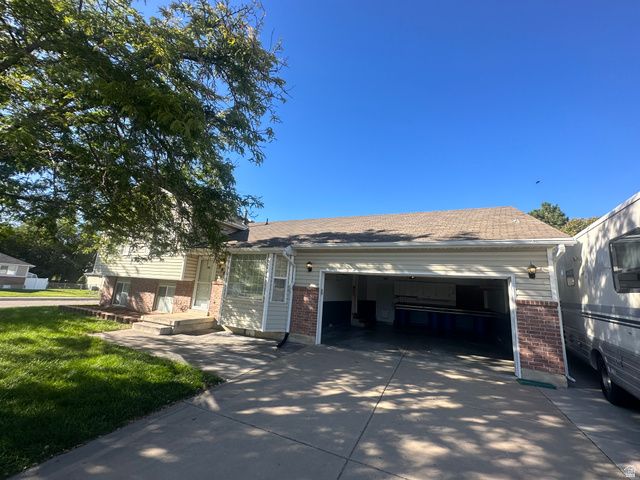898 W 1025 N, Clinton, UT 84015