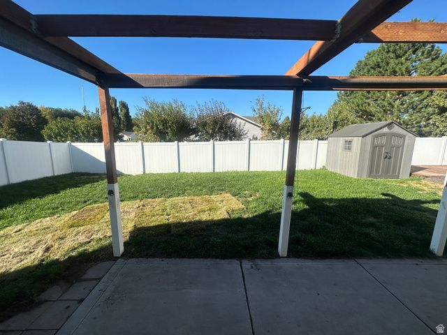 898 W 1025 N, Clinton, UT 84015