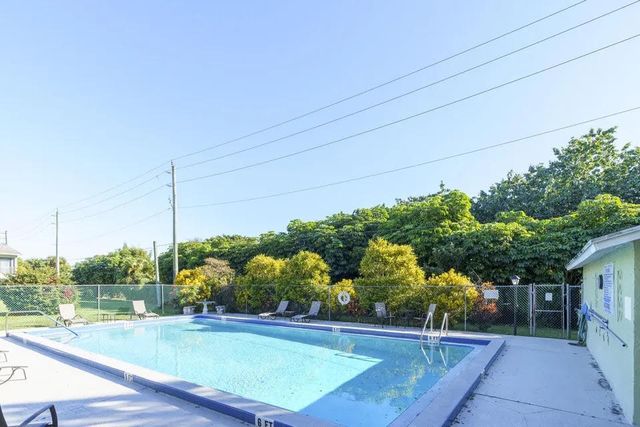12036 Alternate A1a B4, Palm Beach Gardens, FL 33410