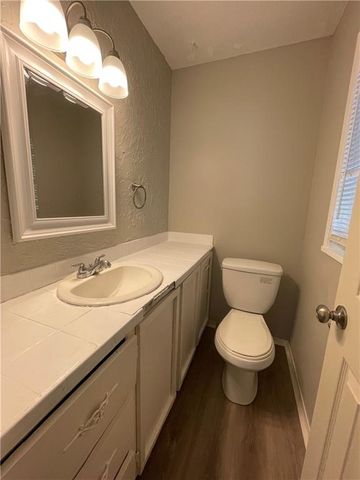 18904 E Arrowhead Drive, Independence, MO 64056