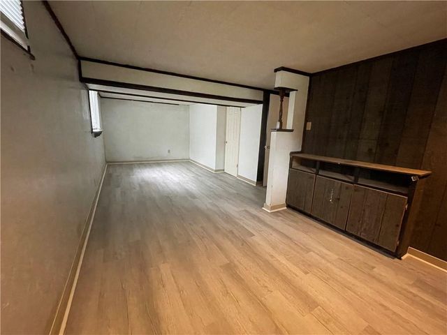 18904 E Arrowhead Drive, Independence, MO 64056