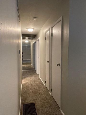 18904 E Arrowhead Drive, Independence, MO 64056