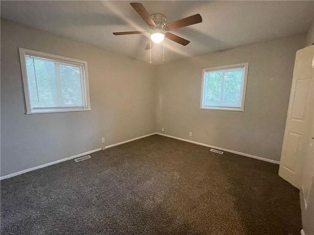 18904 E Arrowhead Drive, Independence, MO 64056