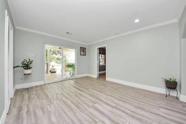 274 Road 5252, Cleveland, TX 77327