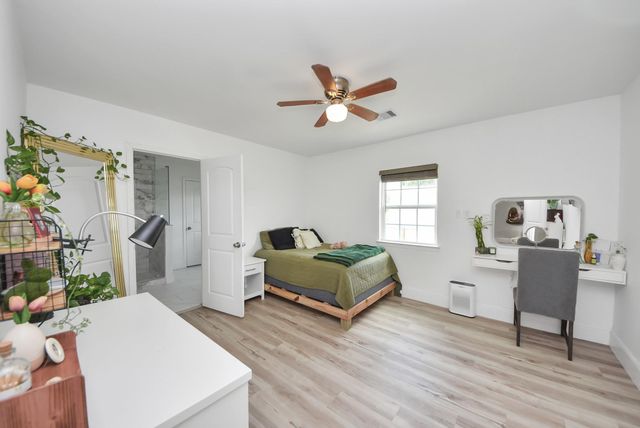 274 Road 5252, Cleveland, TX 77327