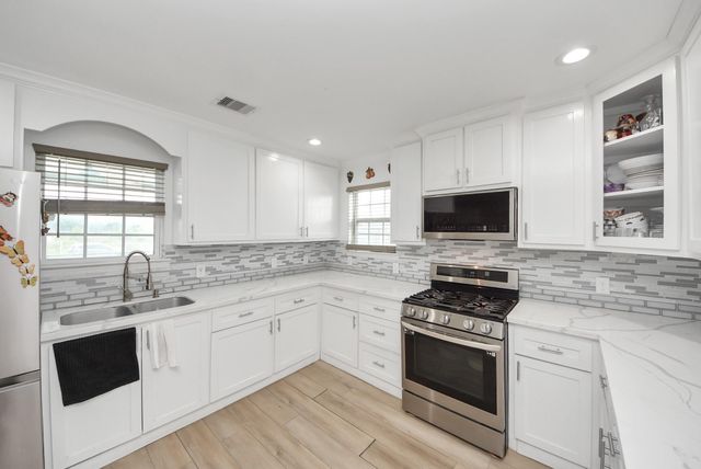 274 Road 5252, Cleveland, TX 77327