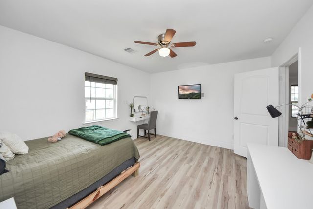 274 Road 5252, Cleveland, TX 77327