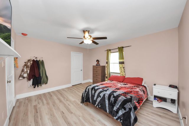 274 Road 5252, Cleveland, TX 77327