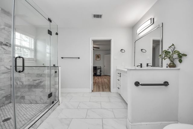 274 Road 5252, Cleveland, TX 77327