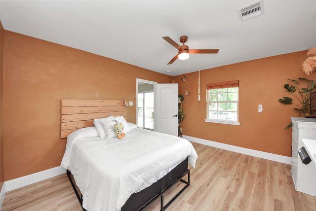 274 Road 5252, Cleveland, TX 77327