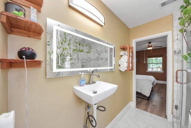 274 Road 5252, Cleveland, TX 77327