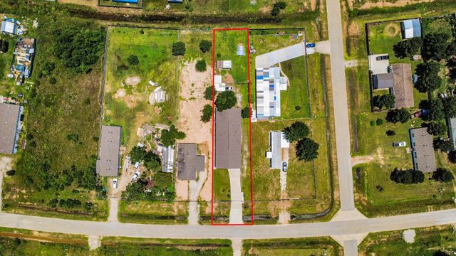 274 Road 5252, Cleveland, TX 77327