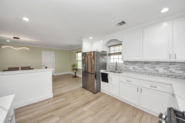 274 Road 5252, Cleveland, TX 77327