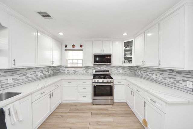 274 Road 5252, Cleveland, TX 77327