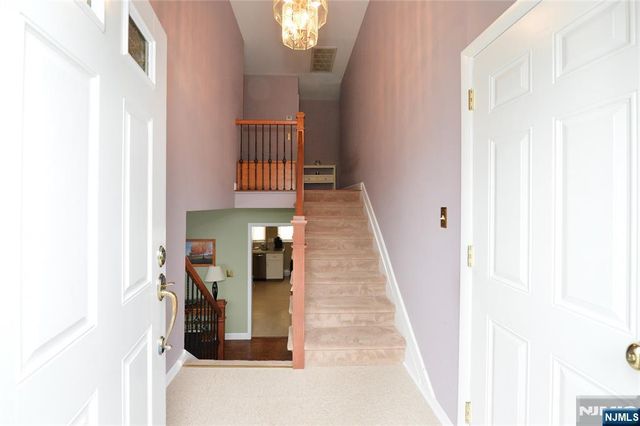 140 Manhattan Avenue, Waldwick, NJ 07463