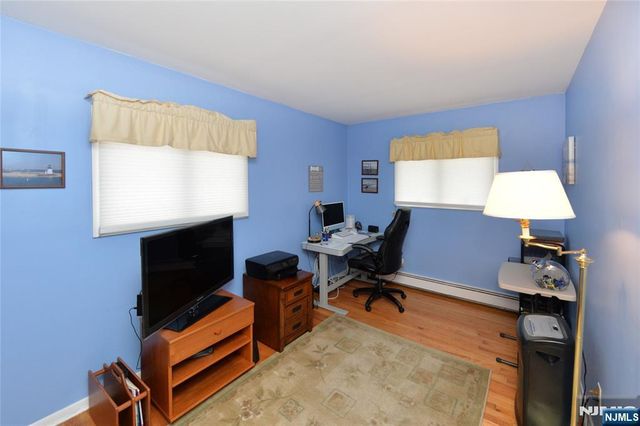 140 Manhattan Avenue, Waldwick, NJ 07463