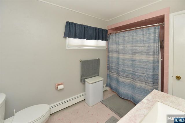 140 Manhattan Avenue, Waldwick, NJ 07463