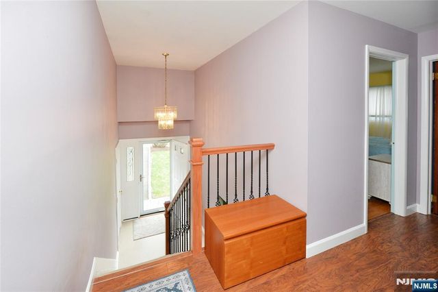 140 Manhattan Avenue, Waldwick, NJ 07463