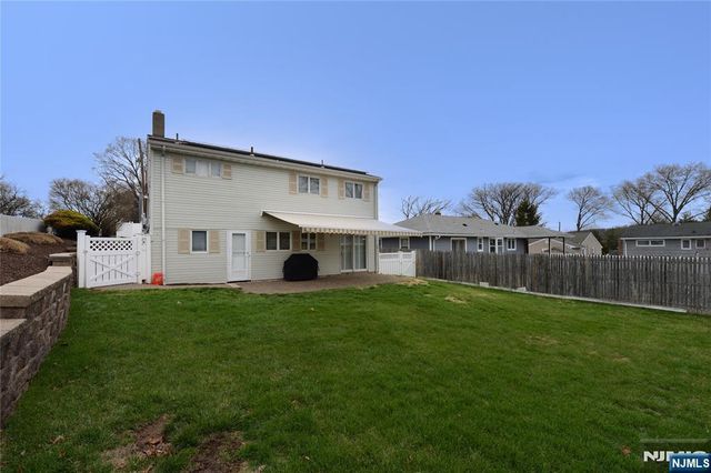 140 Manhattan Avenue, Waldwick, NJ 07463