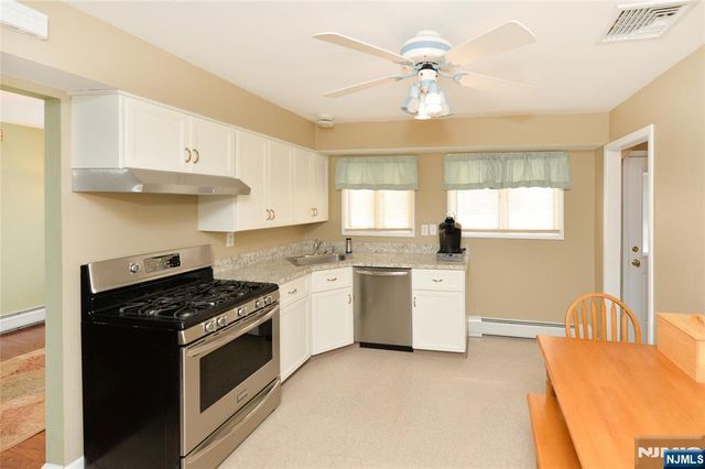 140 Manhattan Avenue, Waldwick, NJ 07463