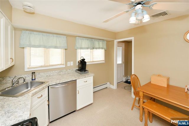 140 Manhattan Avenue, Waldwick, NJ 07463