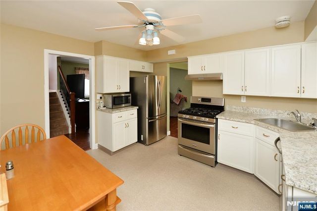 140 Manhattan Avenue, Waldwick, NJ 07463