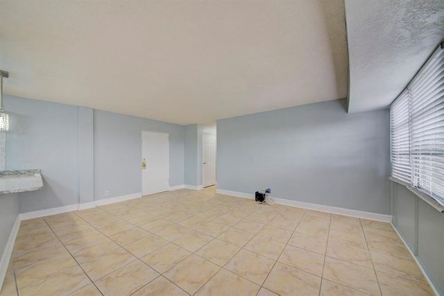3315 58TH AVENUE S 306, St Petersburg, FL 33712