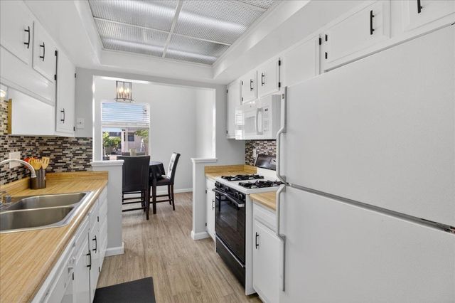 2400 N Main Street F, Salinas, CA 93906