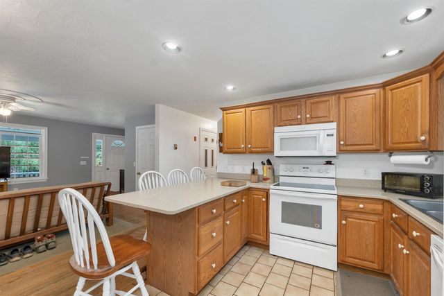 19 Vonhurst Road, Moultonborough, NH 03254