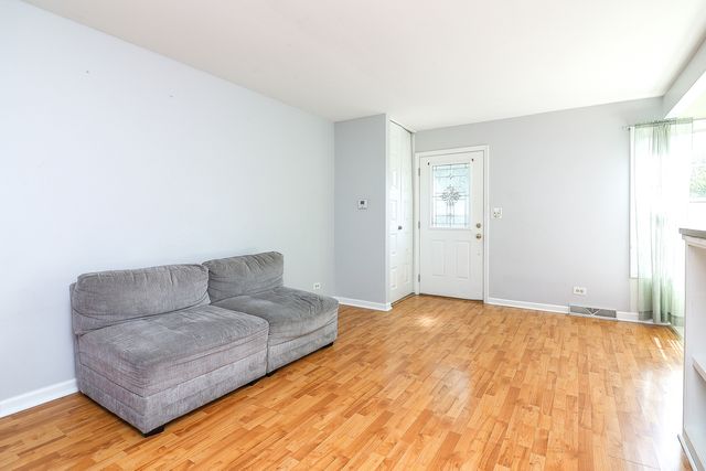 419 Sidney Avenue C, Glendale Heights, IL 60139